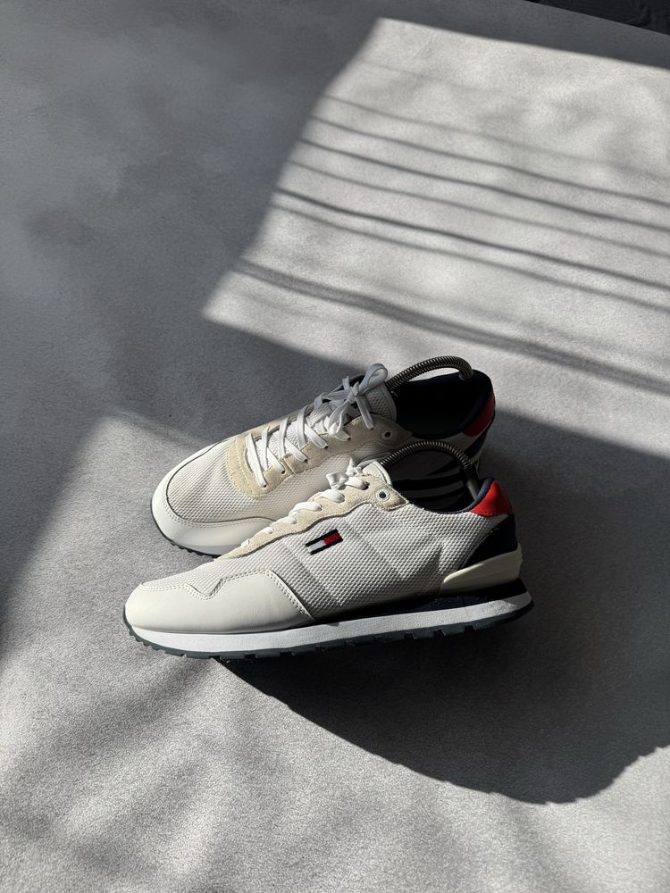 Кросівки Tommy Hilfiger Кеди взуття чоловіче 44  білі велике лого