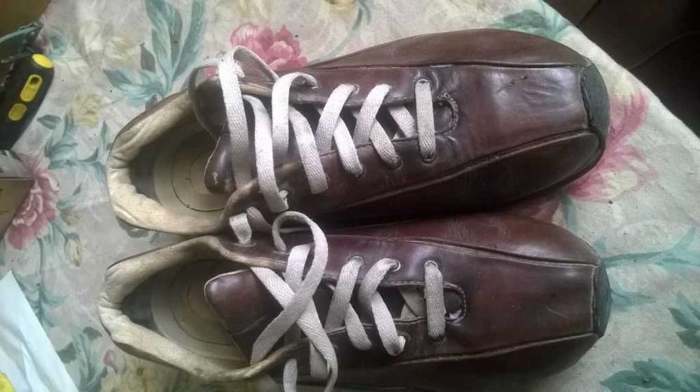 кросівки колір коричневий стан на фото, розмір 42