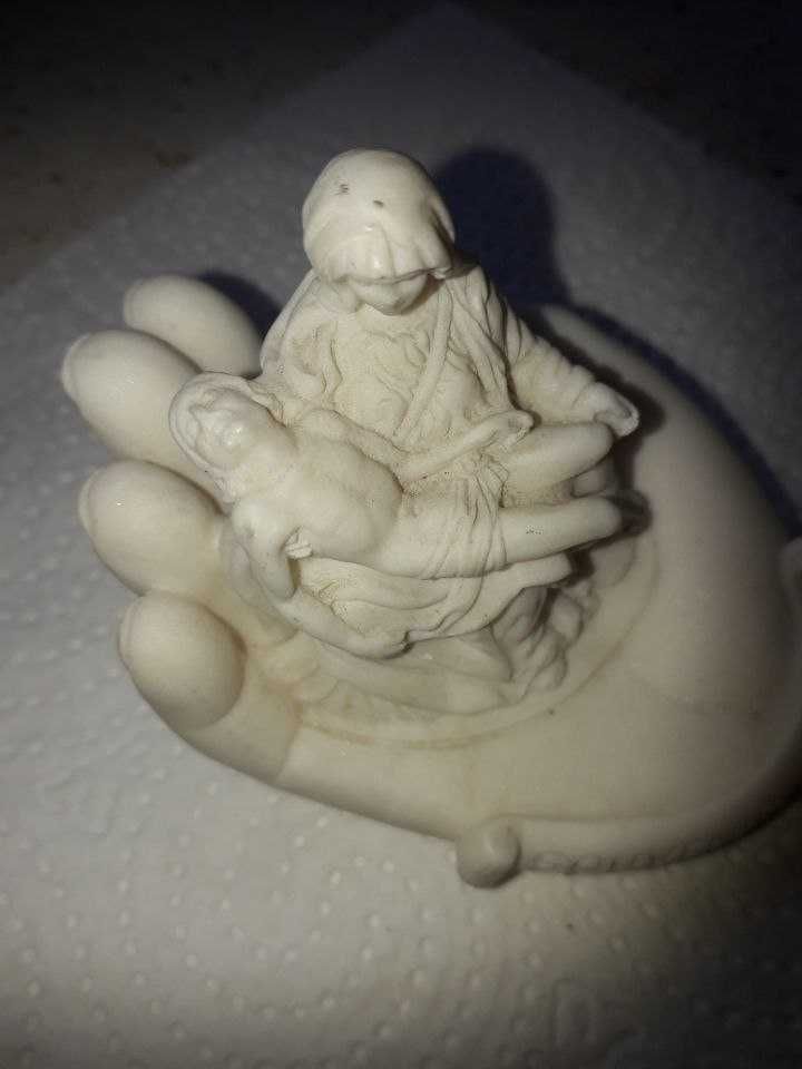 Pieta watykańska Miniatura z alabastru