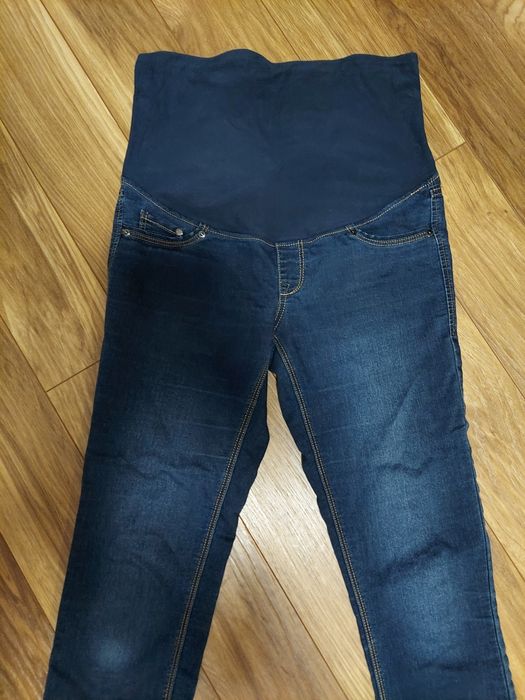 Spodnie ciążowe H&M- granatowe jeansy rurki Super Fit