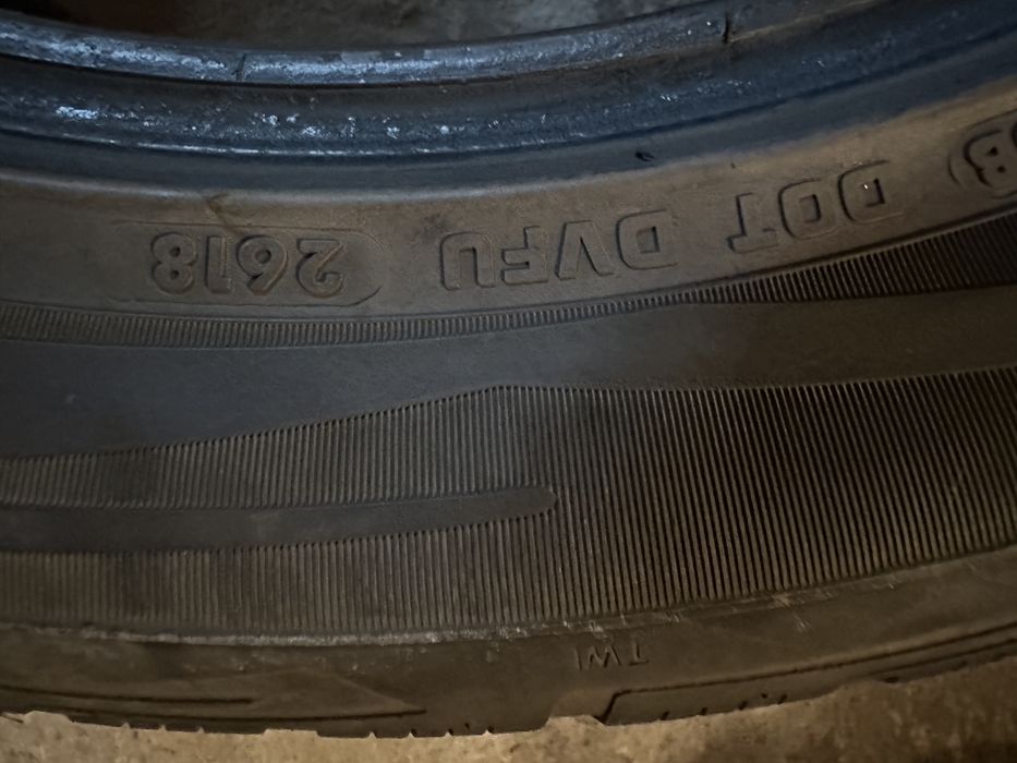 4szt Opony zimowe 235/45R18