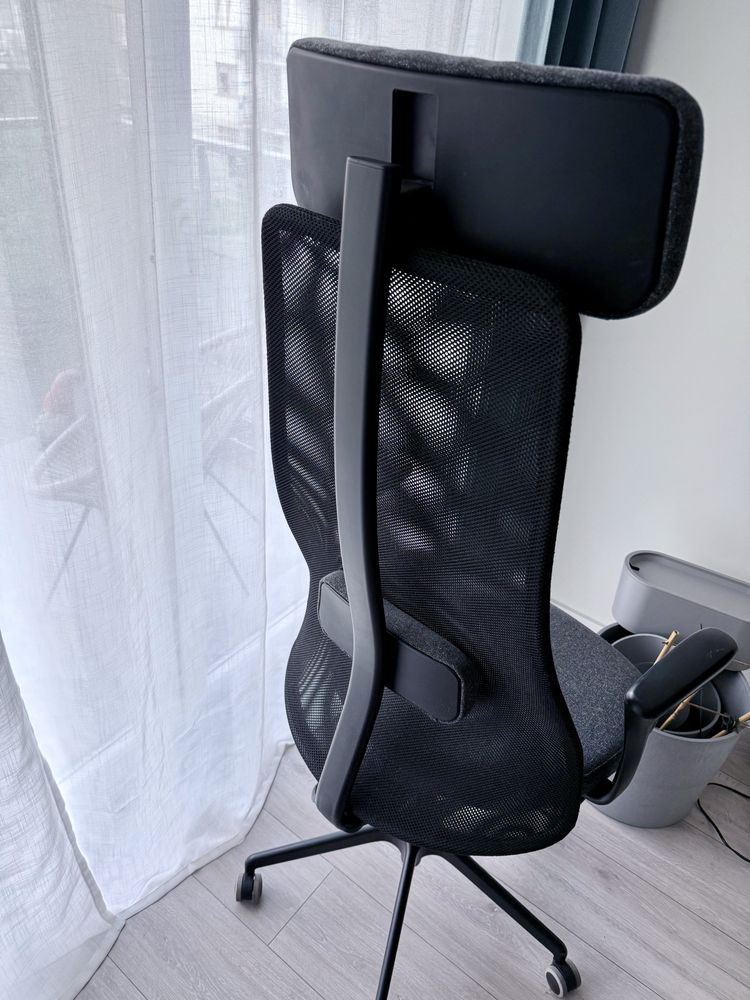 Krzesło IKEA Jarvfjallet czarne, stan b.db, miekkie siedzisko