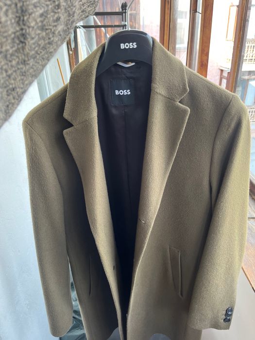 Пальто hugo boss розмір S.