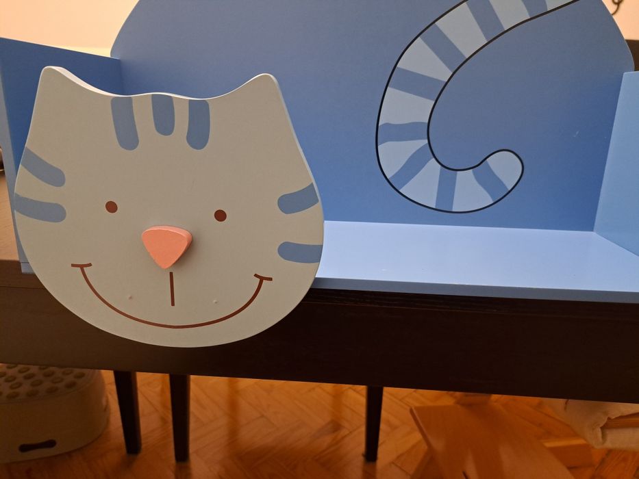 Prateleira madeira bebé/criança