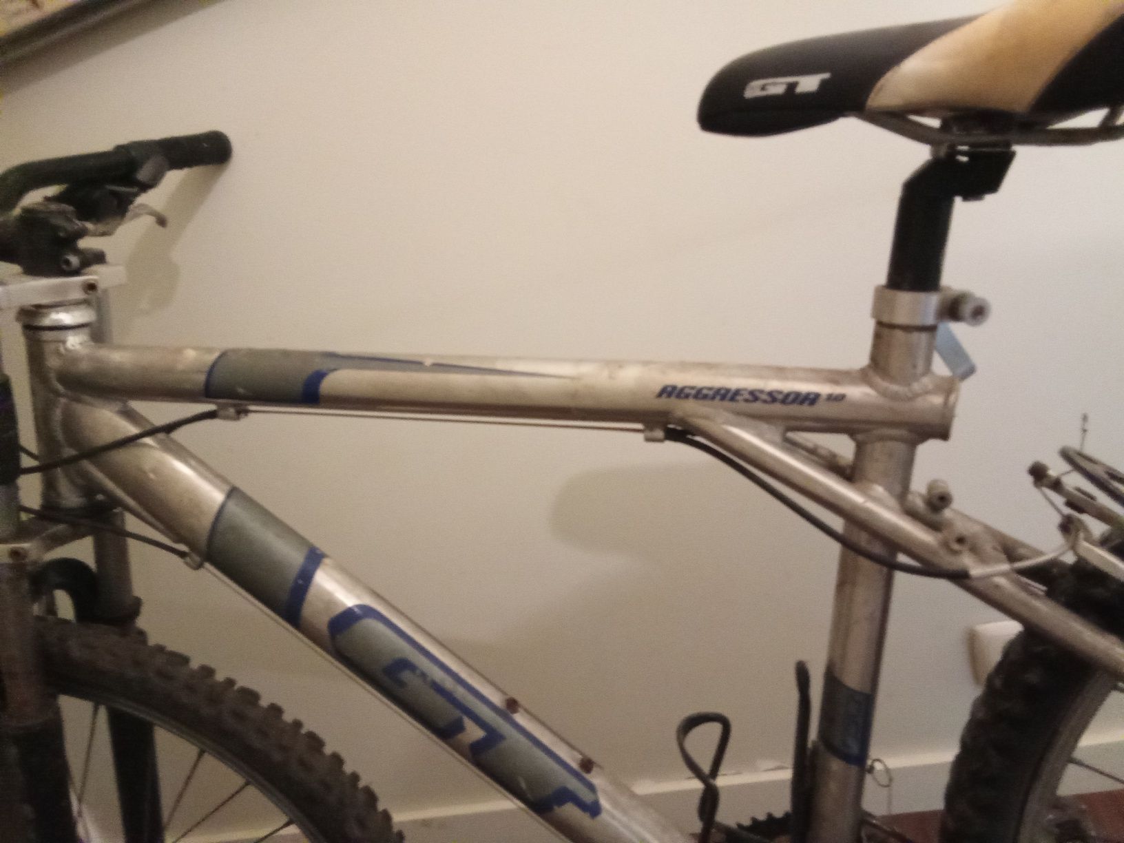 Bicicleta GT avalanche 3 e agressor 1