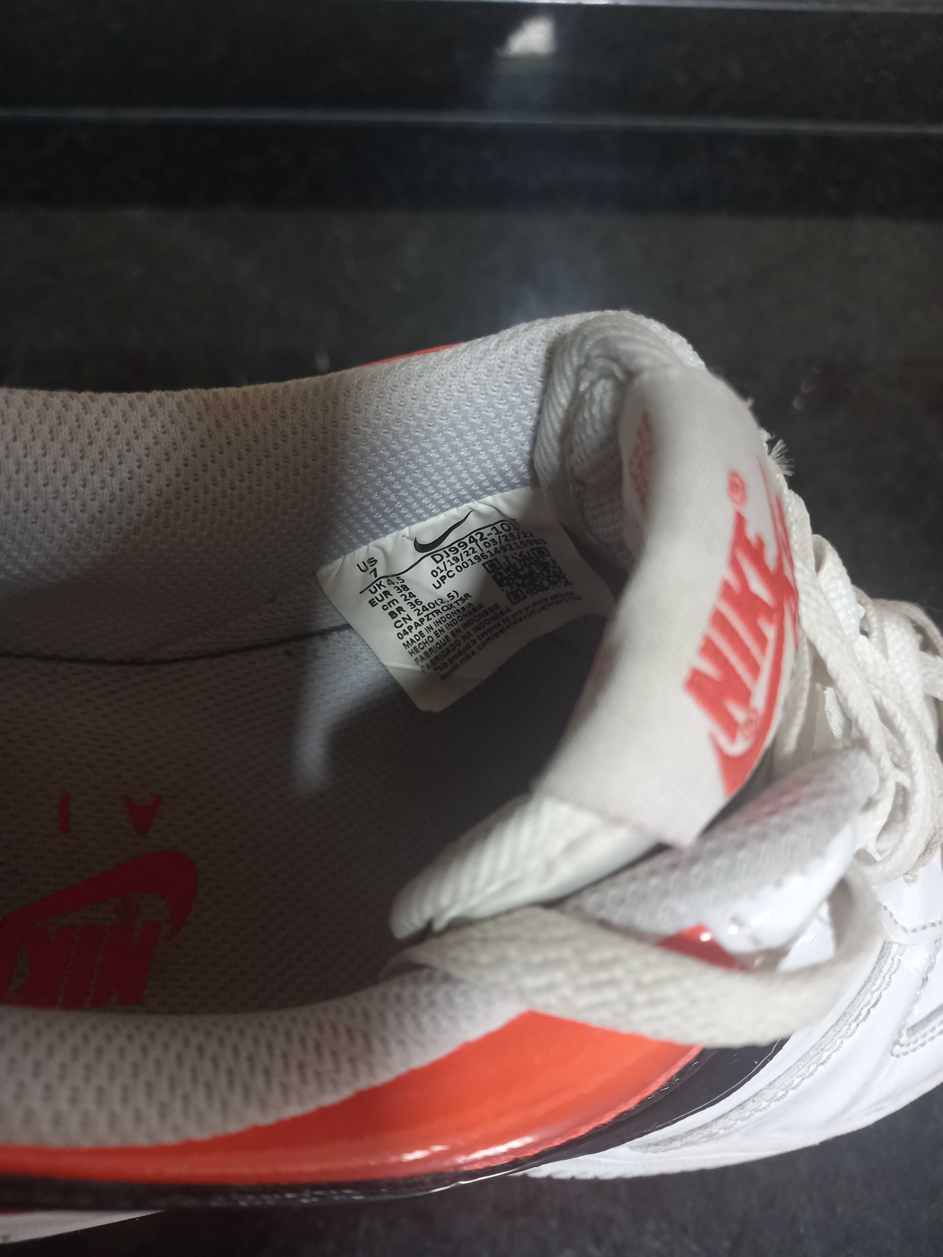 Sapatilhas Nike Air Force 1 como novas