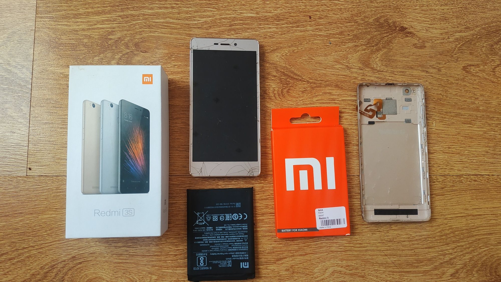 Телефон та батарея Xiaomi Redmi 3 на запчастини