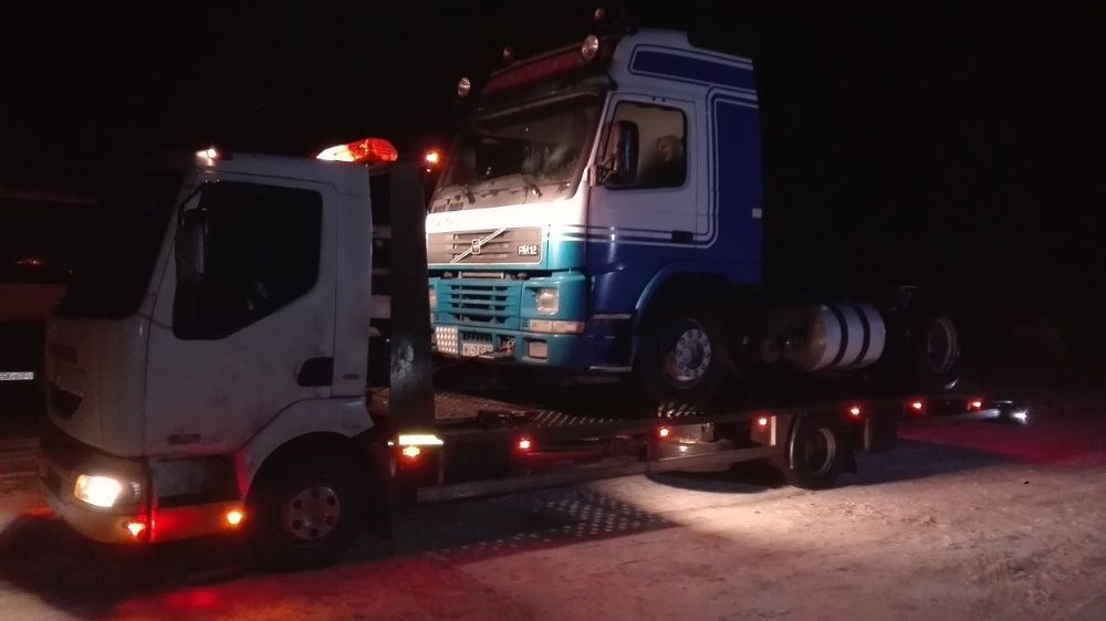 laweta pomoc drogowa koparki ładowarki widlak bus przyczepa domek