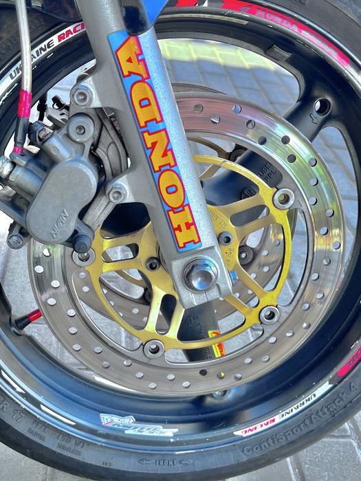 Продам. Honda hornet 600f2