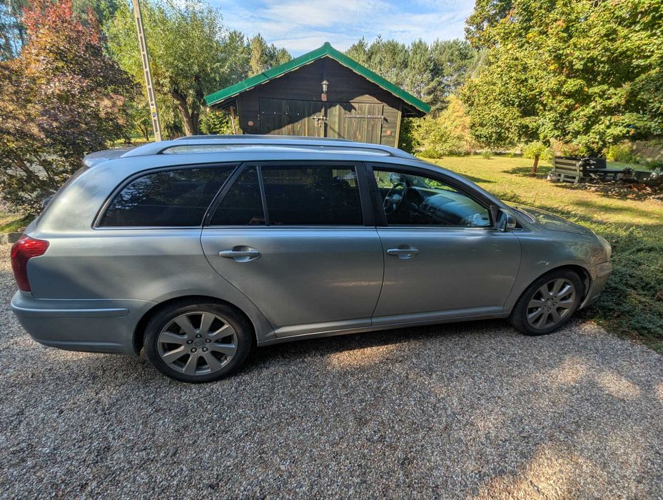 Toyota Avensis T25 2.2 155KM