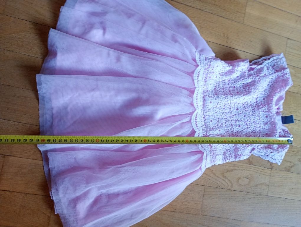 Super sukienka tiulową r. 110