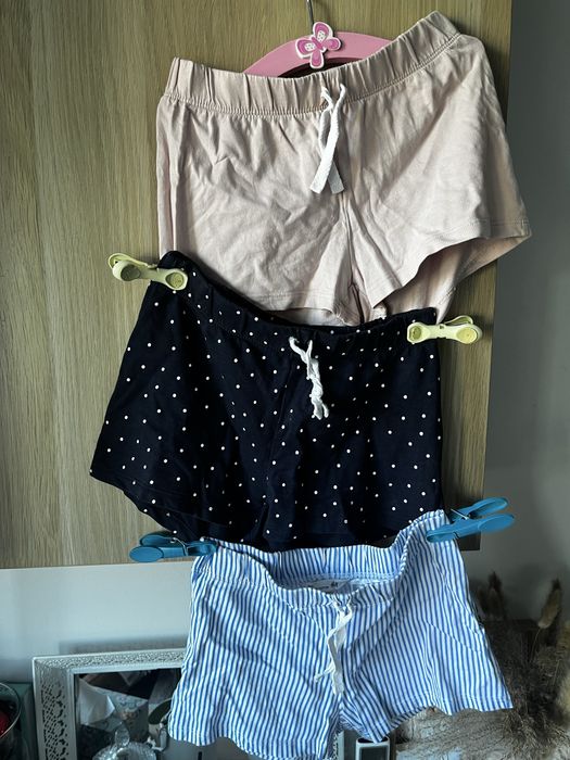 3 pak spodenek szortów H&M basics rozmiar 122