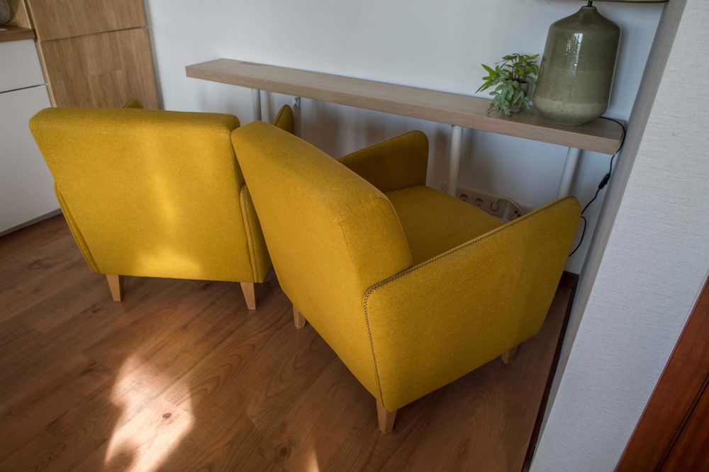 Conjunto com 2 Poltronas Modernas – Amarelo Mostarda