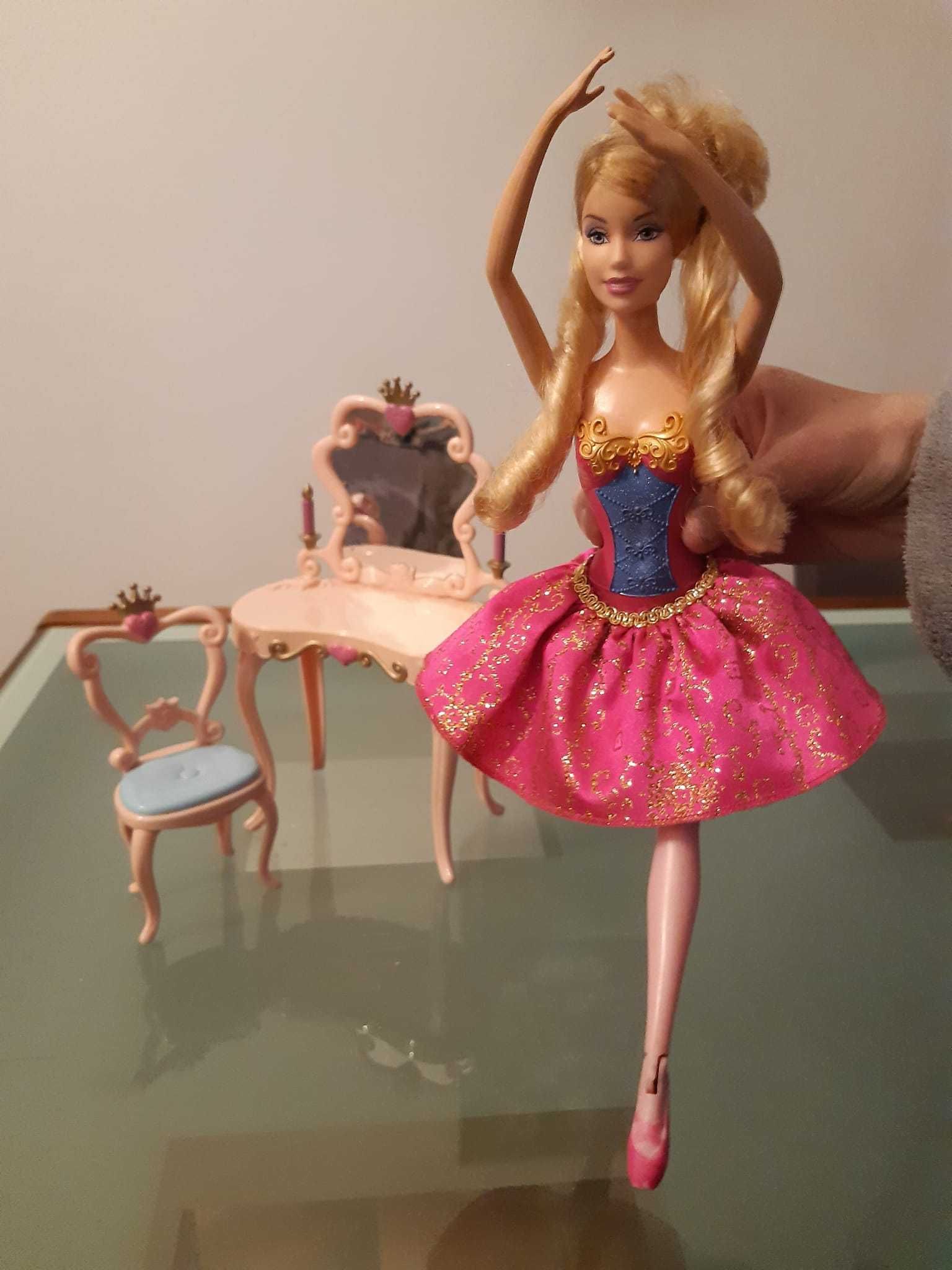 Barbie bailarina, mais toucador e cadeira