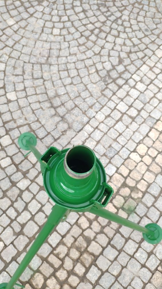 Tripé para bico de rega