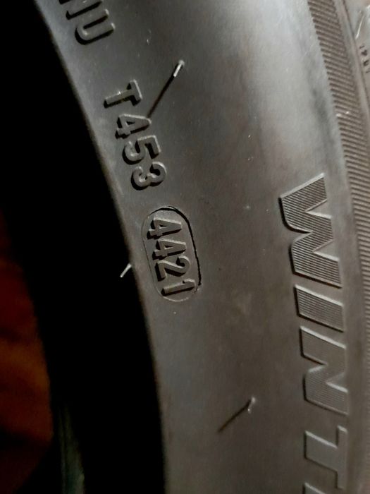 NIE NAPRAWIANE opony zimowe Pirelli 235/65/17.