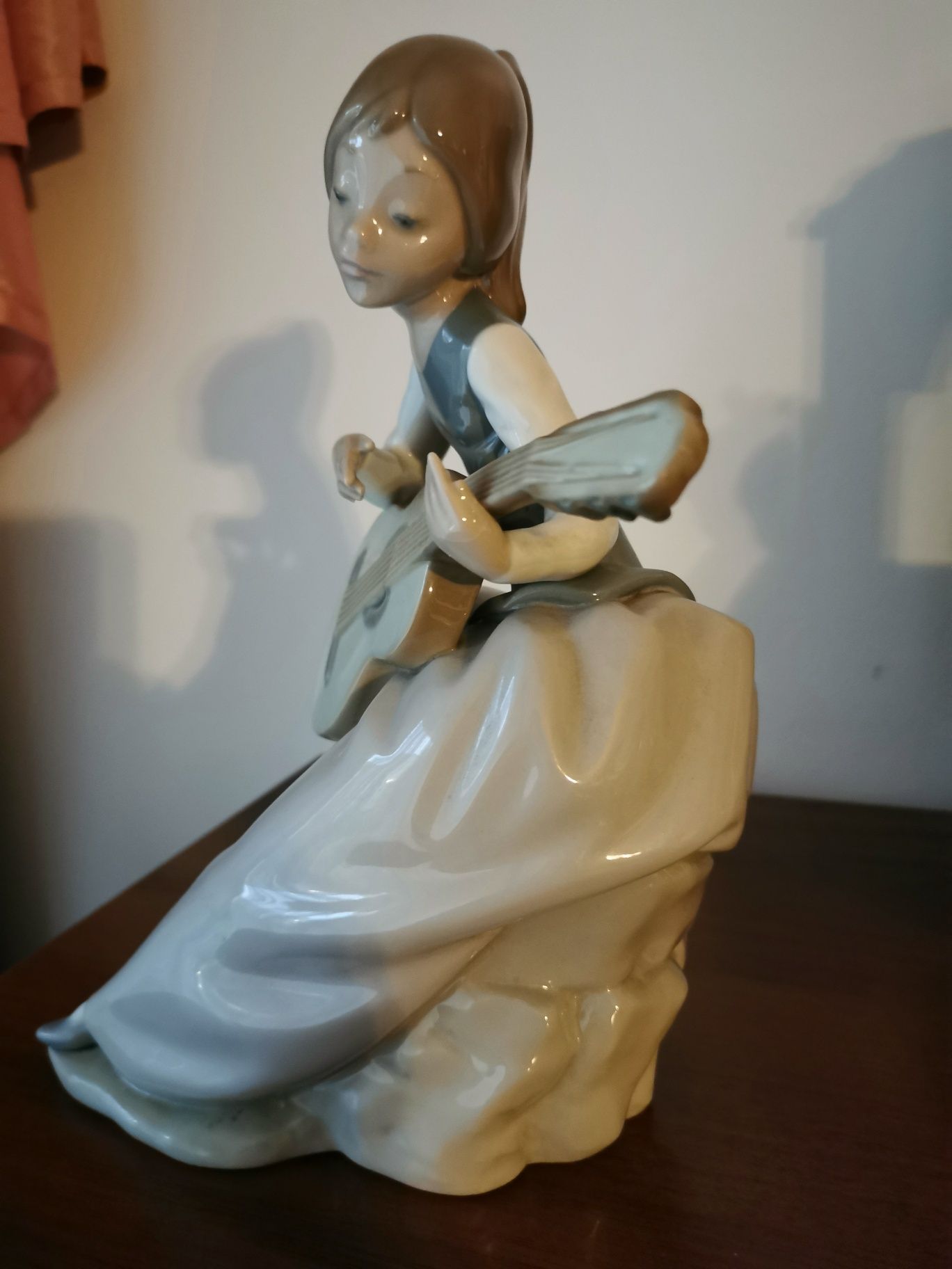 Nao porcelana figurka bardzo duża