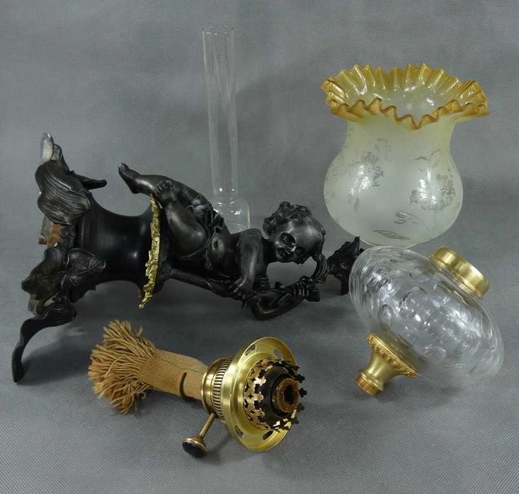 Figuralna Lampa naftowa AMOR Putto brenner HS kominek klosz 78 cm