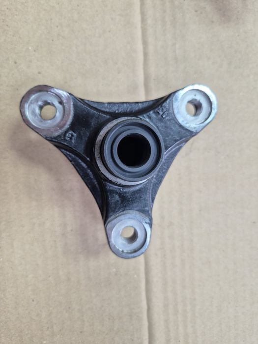 Фланец BMW  хвостовик кардана заднего редуктора 34 зуба 81 мм