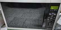 3 em 1 - microondas, forno/grill, air fryer, marca Sharp.