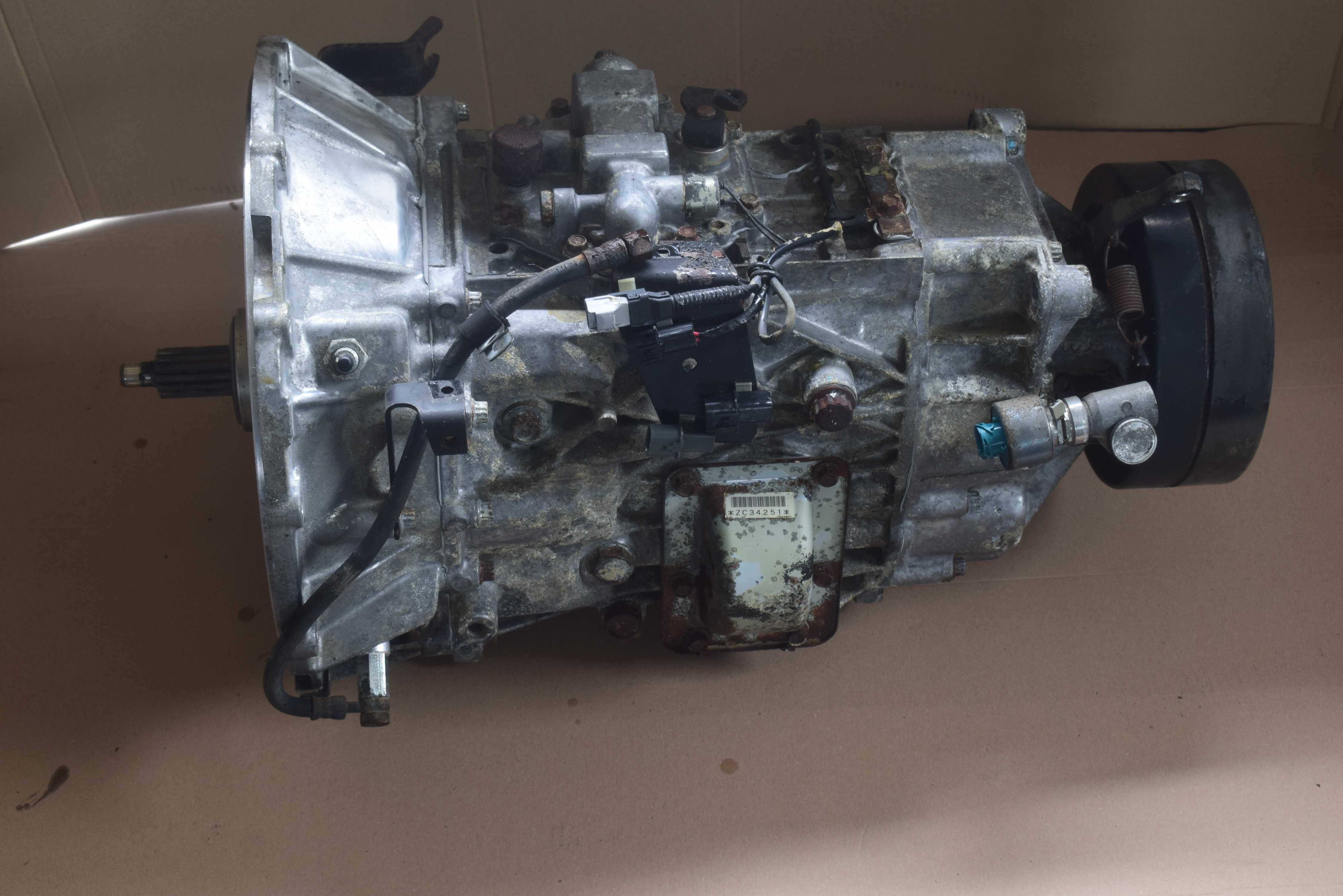 skrzynia biegów Mitsubishi Canter Fuso 3.0 TD 6C14 6 BIEG .ME528081