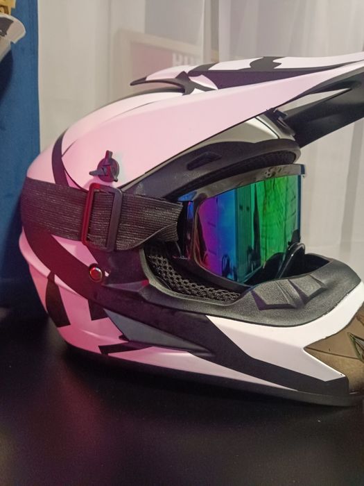 Sprzedam kask fox biały
