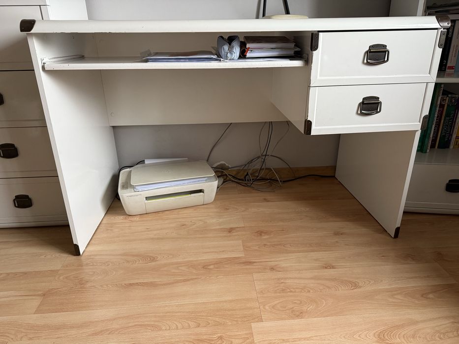 Sprzedam biurko i regal