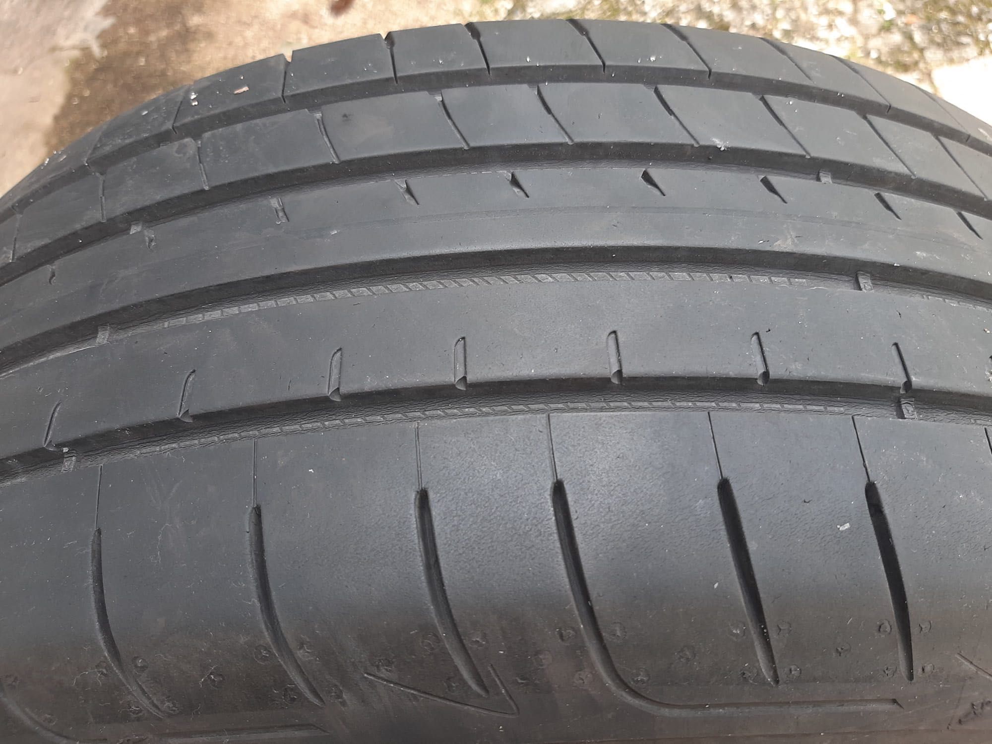 Pneus Goodyear Eagle F1 Asymmetric 235/55R18 100v