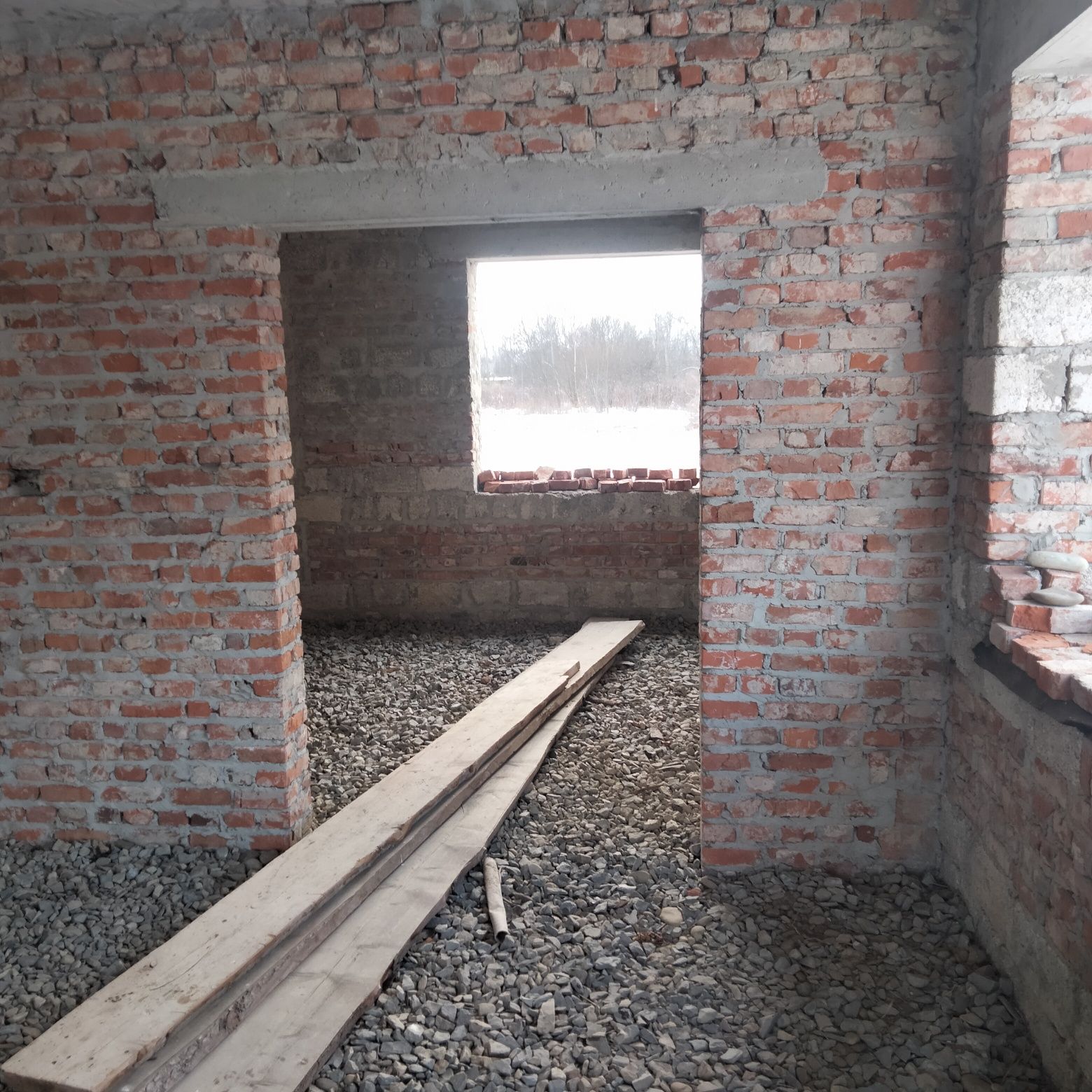 Дешево збудований особняк в місті