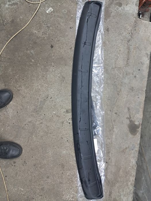 накладка на задний бампер для автомобиля Volkswagen Caddy 3.