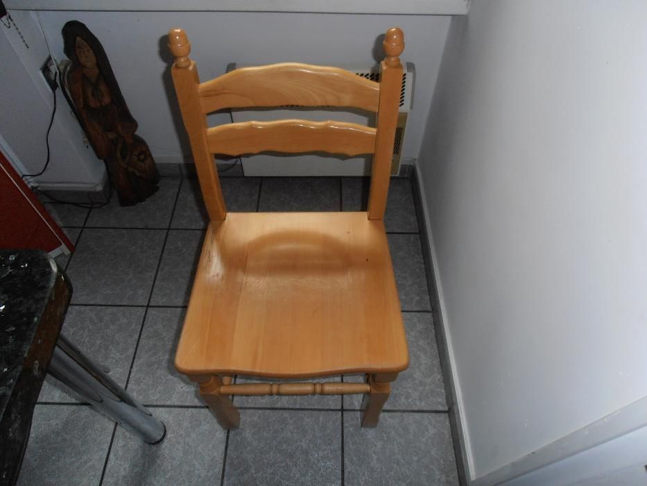 krzesło drewniane bukowe