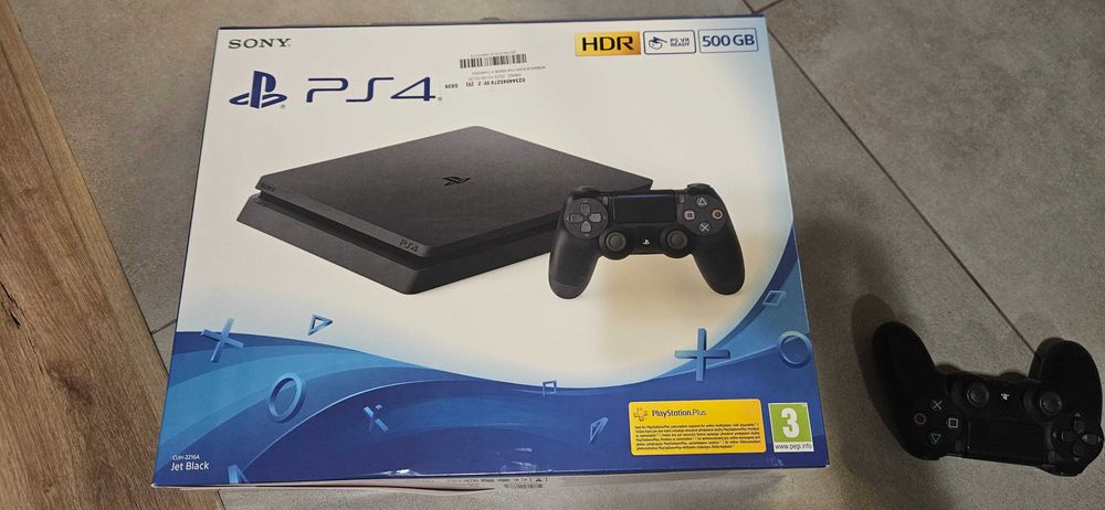 PS4 Slim 500 GB – stan idealny, 2 pady, oryginalne pudełko, słuchawki