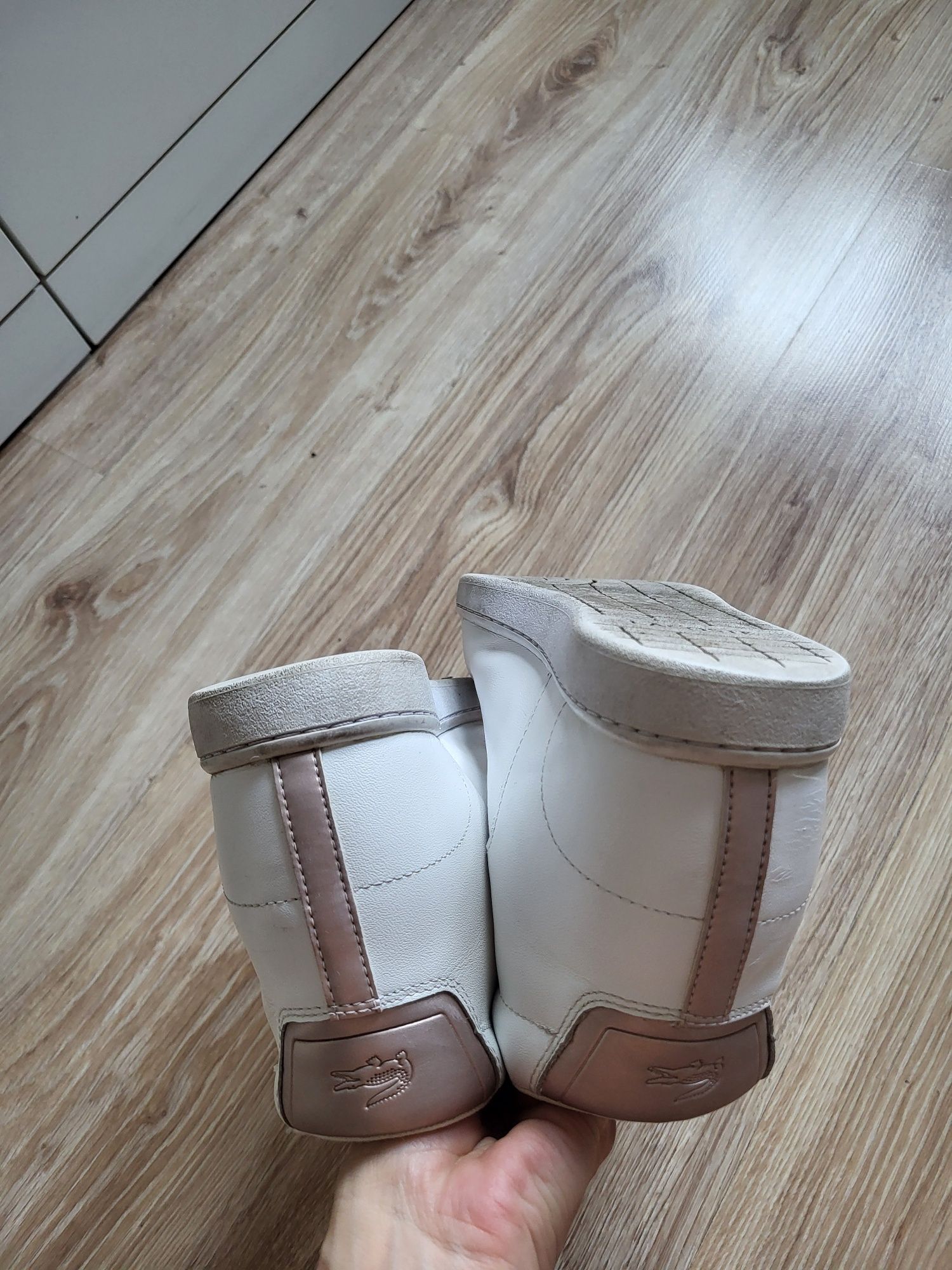 Buty sportowe za kostke ukryty koturn lacoste 41