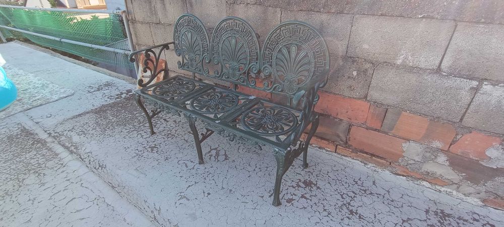 Banco de ferro verde