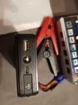 PowerBank do awaryjnego uruchamiania samochodu samochodu