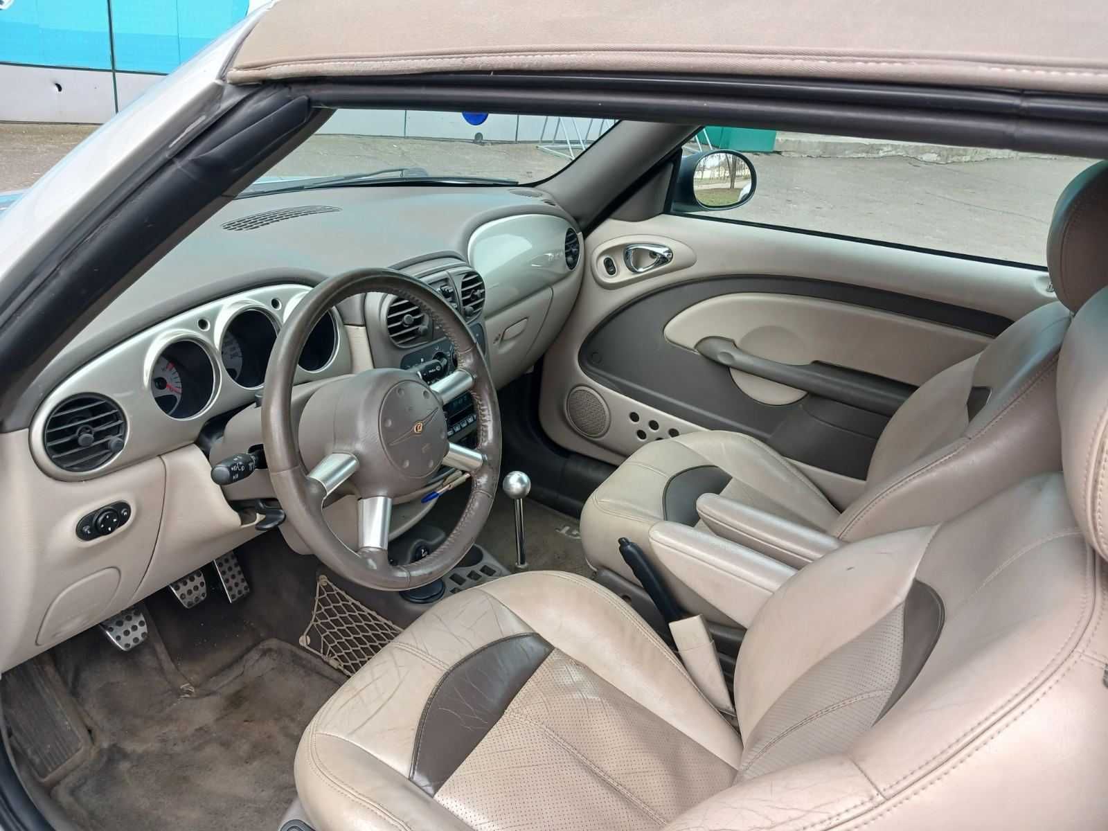 Chrysler PT Cruiser 2004 року 2,4 л. газ/бензин