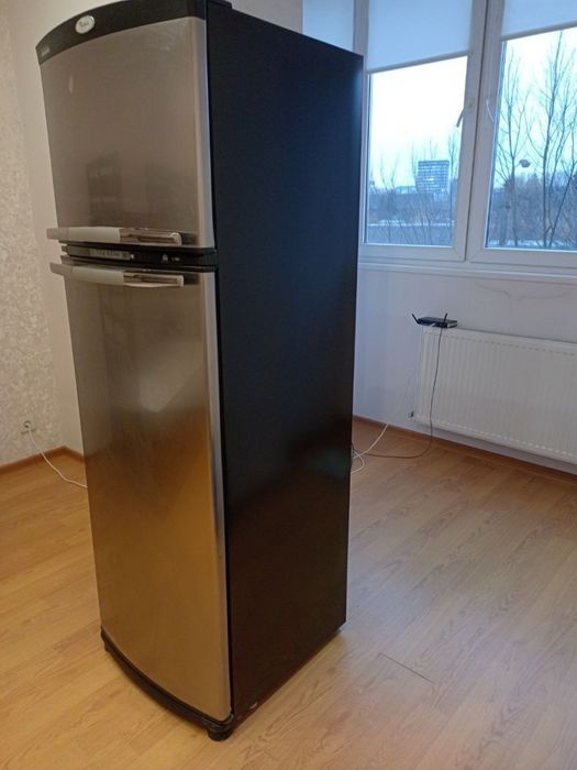 Продам холодильник Whirlpool ARC 4020 IX в гарному стані