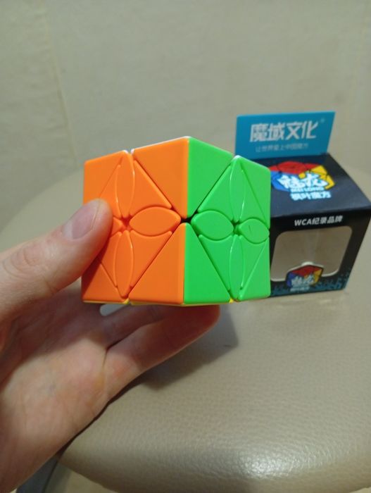 Кубик Рубика Maple leaves skewb