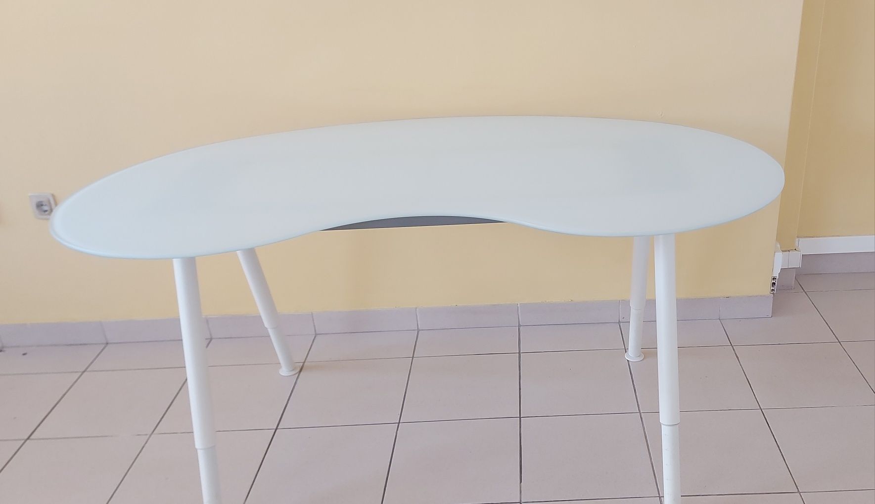 Secretaria /Mesa em vidro fosco