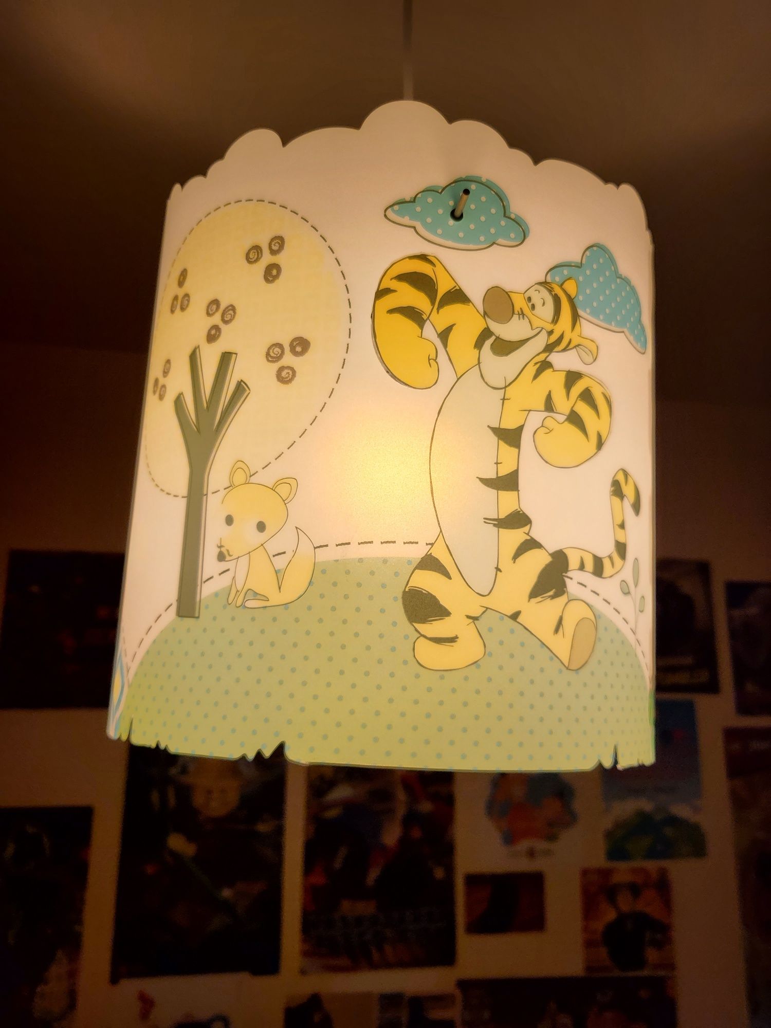 Lampa sufitowa z motywem Kubusia Puchatka