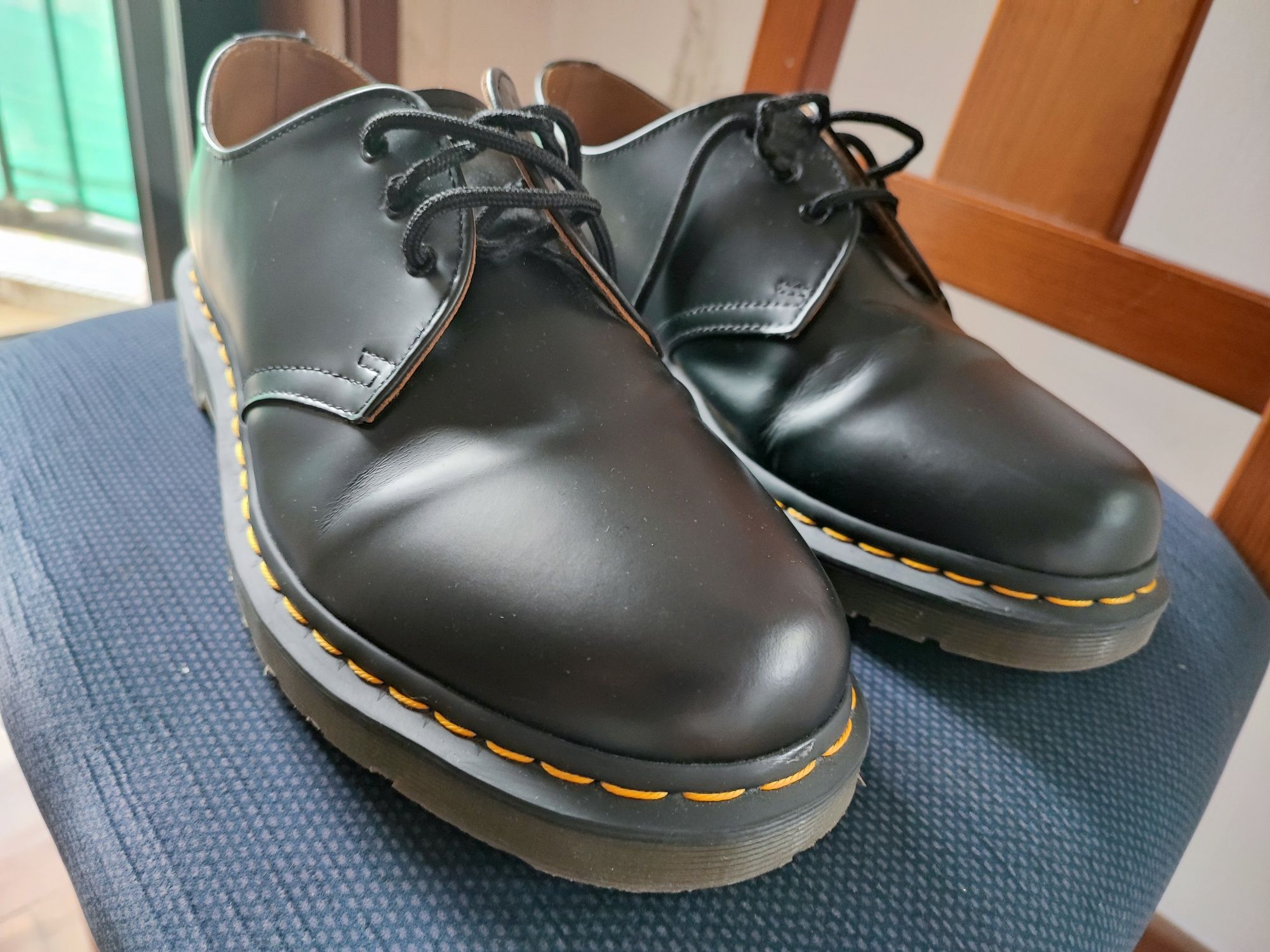 Sapatos dr. Martens