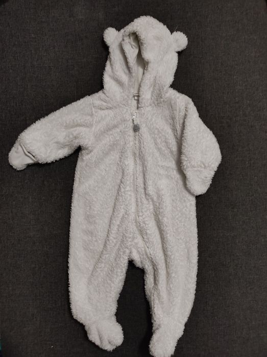 Kombinezon niemowlęcy z H&M w rozmiarze 68