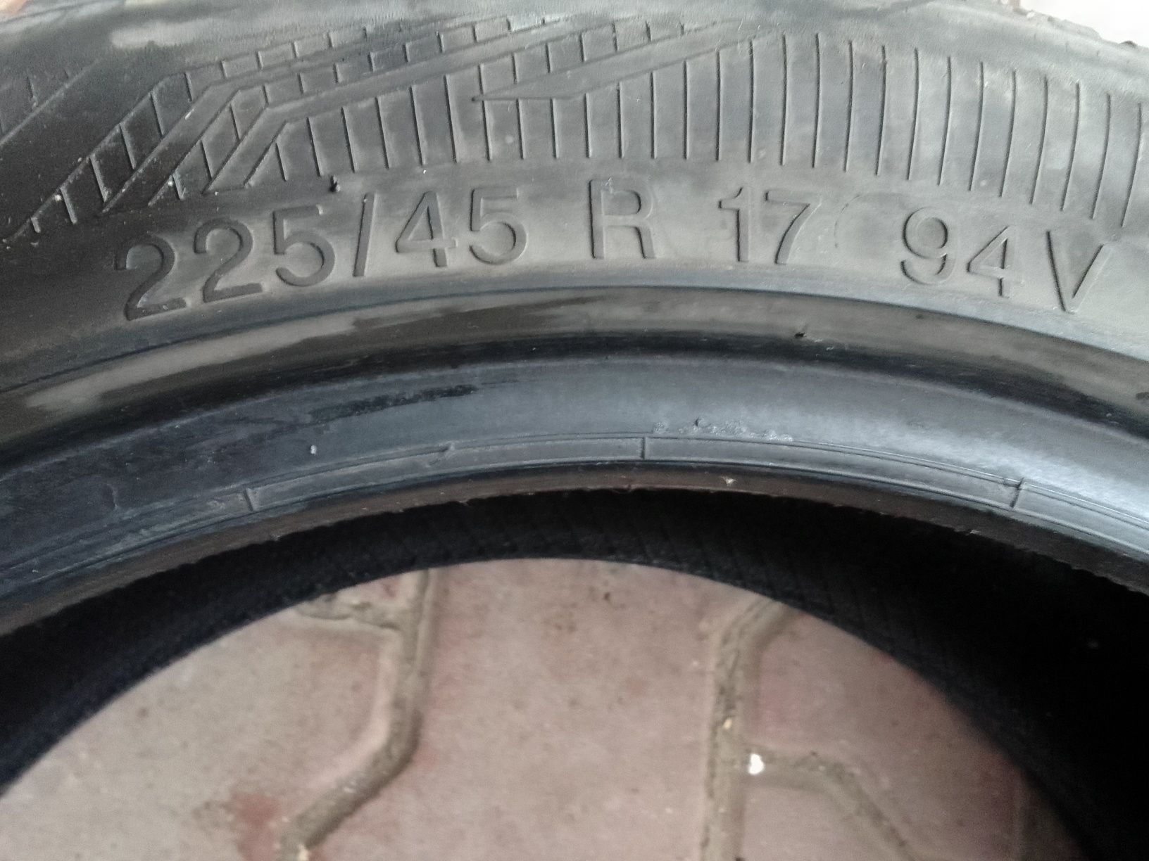 Opona wielosezonowa 225/45r17 VREDESTEIN 2021r