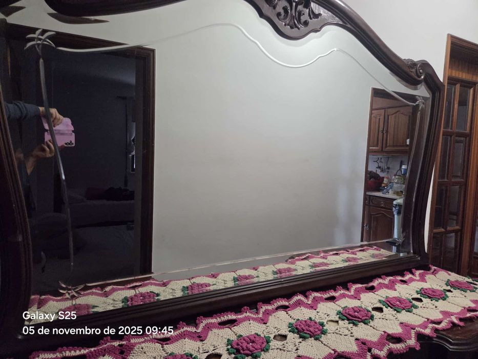 Vendo aparador com espelho