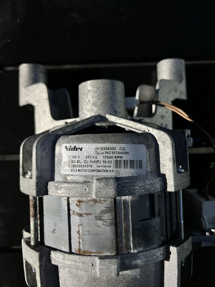 Silnik pralki Nidec WC107A4A0100 – sprawny, gotowy do montażu