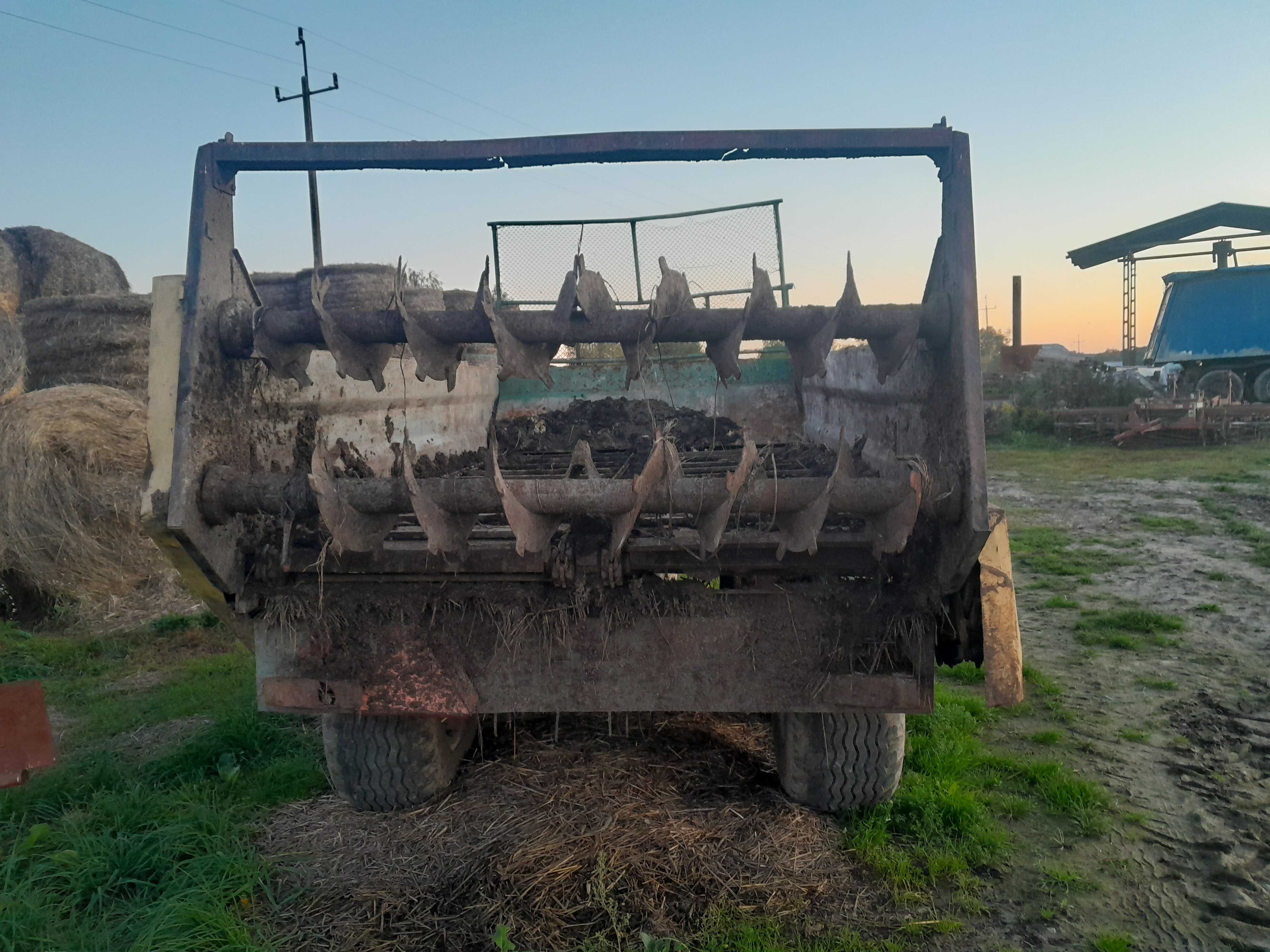 Sprzedam rozrzutnik Tandem 6 ton prod. Warfarma.