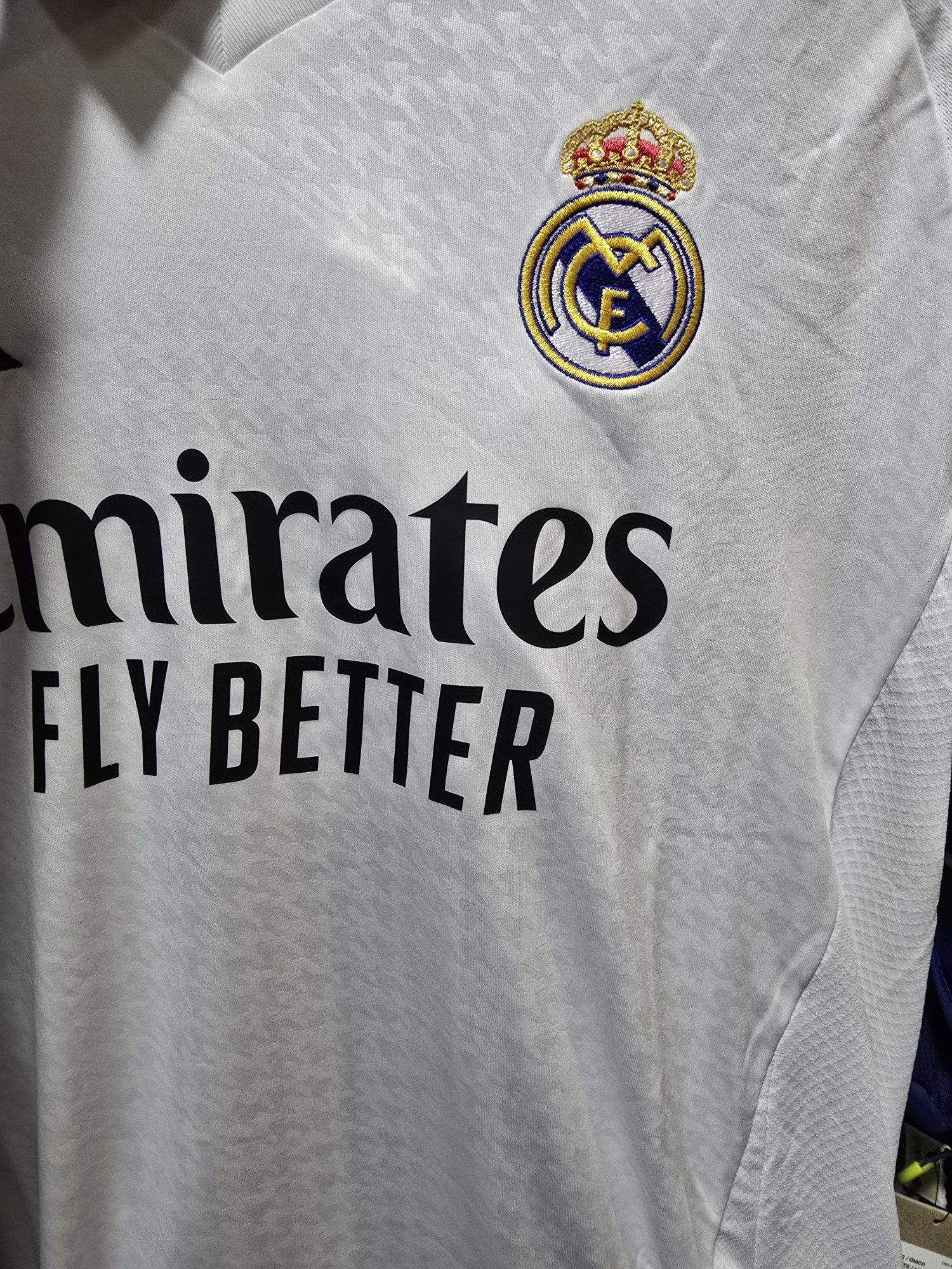 Чоловіча клубна футболка adidas Real Madrid 24/25 Home
Источник: https