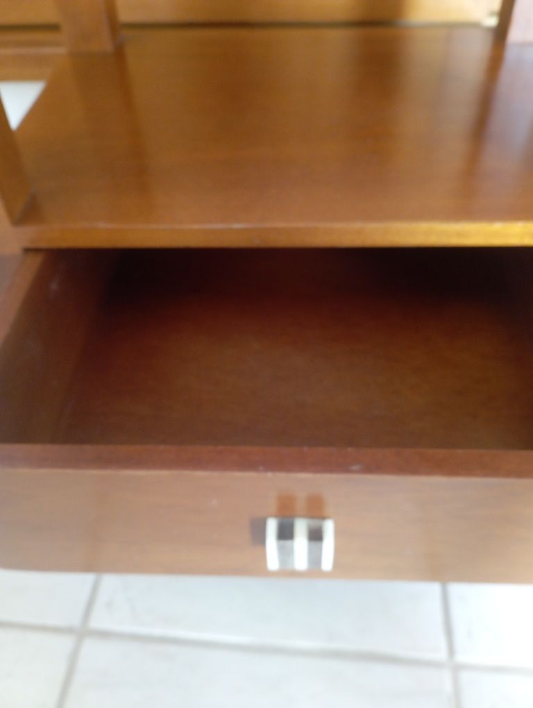 Mesinha de cabeceira