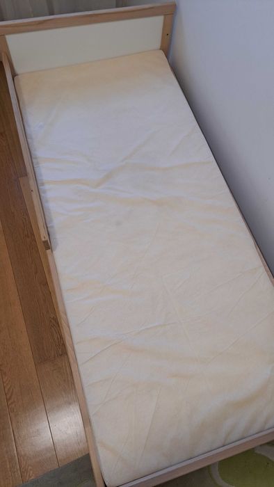 Cama de criança com colchão