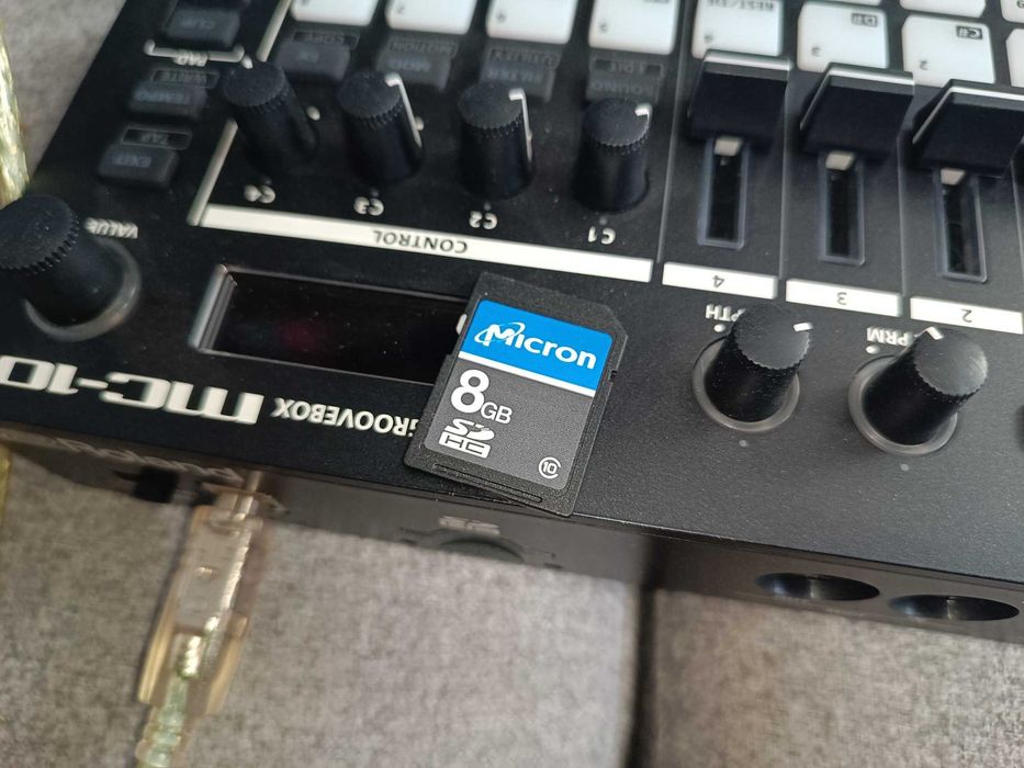 Roland MC-101 groovebox, sekwencer, sampler GWARANCJA